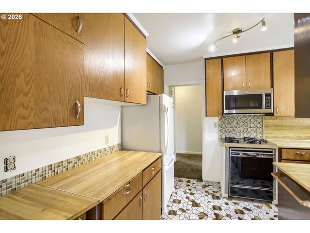 5900 Se 83rd Ave, Portland, OR 97266
