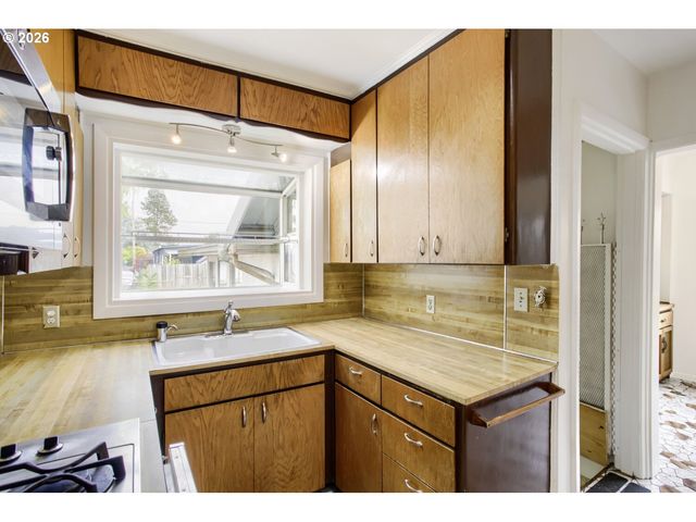 5900 Se 83rd Ave, Portland, OR 97266