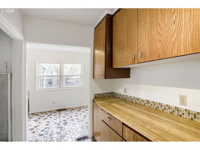 5900 Se 83rd Ave, Portland, OR 97266