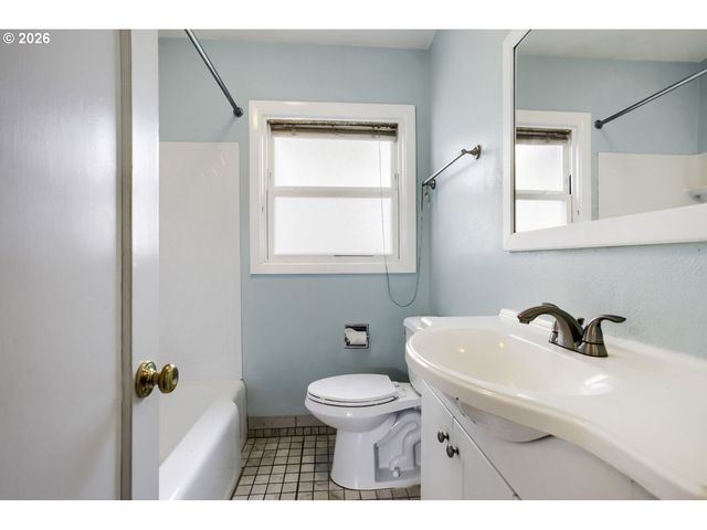 5900 Se 83rd Ave, Portland, OR 97266