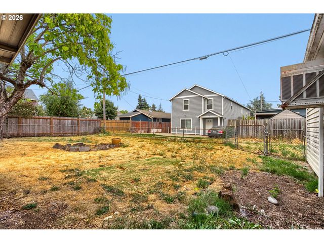 5900 Se 83rd Ave, Portland, OR 97266