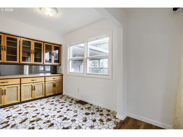 5900 Se 83rd Ave, Portland, OR 97266