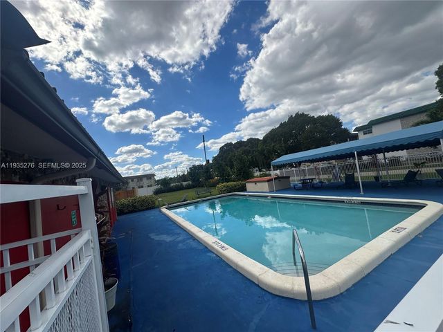 1700 NW 58th Ter 2B, Sunrise, FL 33313