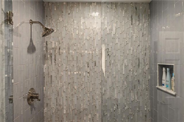 8409 Ensley Place, Leawood, KS 66206