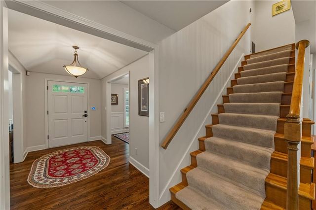 8409 Ensley Place, Leawood, KS 66206