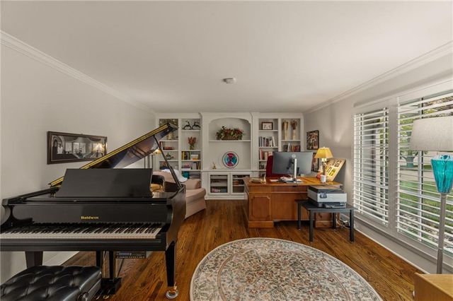 8409 Ensley Place, Leawood, KS 66206