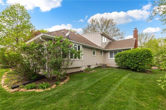 8409 Ensley Place, Leawood, KS 66206