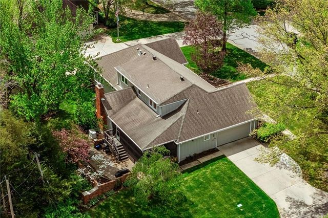 8409 Ensley Place, Leawood, KS 66206