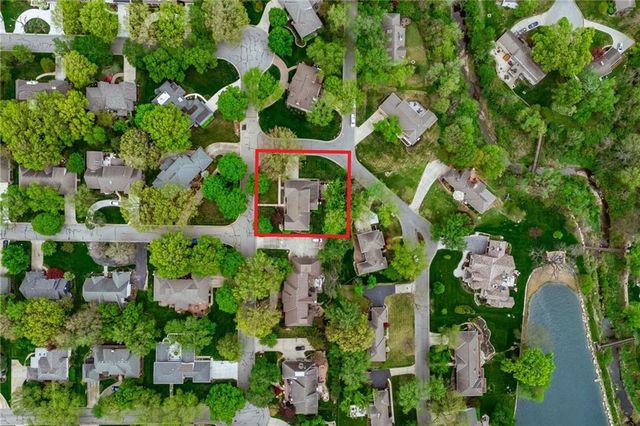 8409 Ensley Place, Leawood, KS 66206