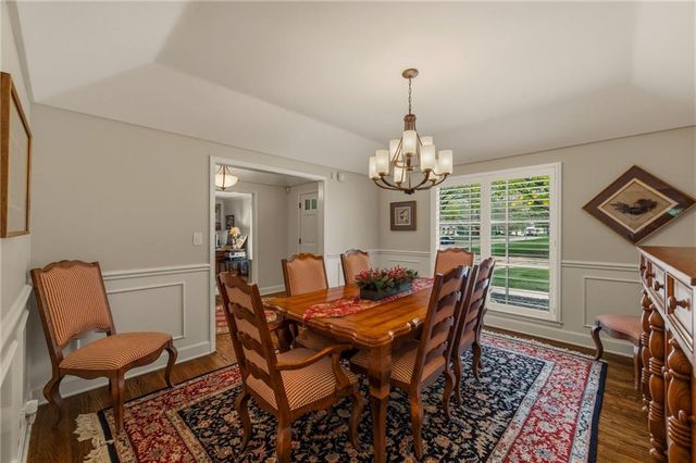 8409 Ensley Place, Leawood, KS 66206