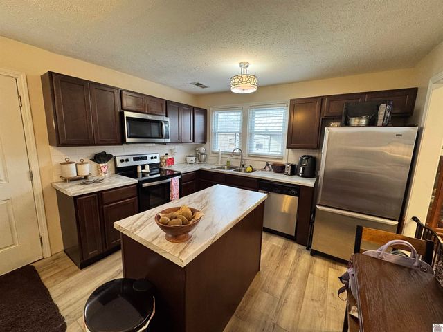 506 Oaklawn, Paducah, KY 42003