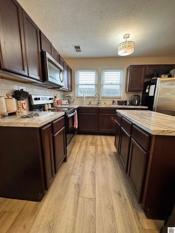 506 Oaklawn, Paducah, KY 42003