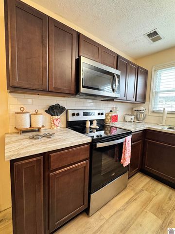 506 Oaklawn, Paducah, KY 42003