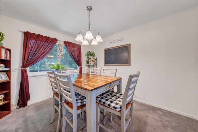 919 Halifax CIR, Vinton, VA 24179