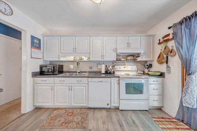 919 Halifax CIR, Vinton, VA 24179