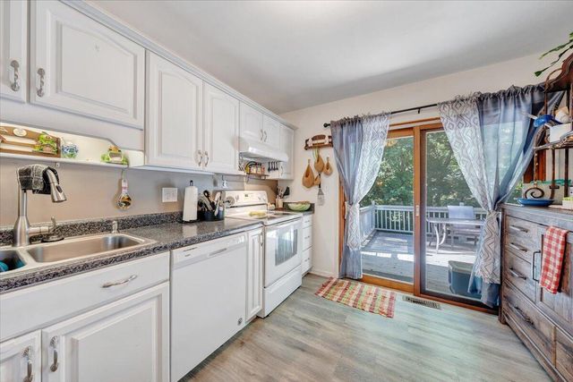 919 Halifax CIR, Vinton, VA 24179