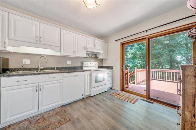 919 Halifax CIR, Vinton, VA 24179