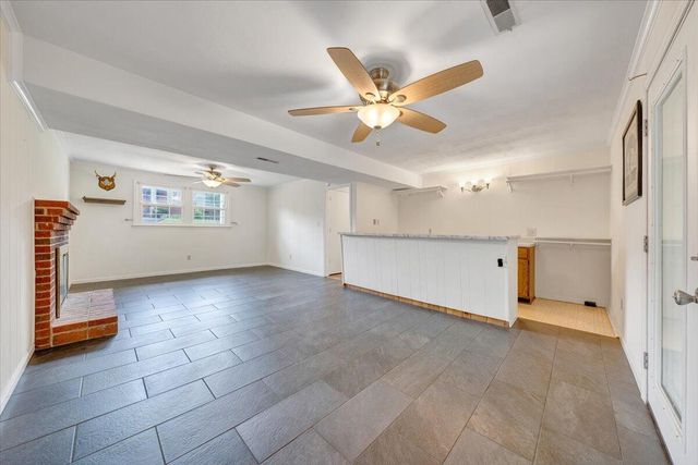 919 Halifax CIR, Vinton, VA 24179