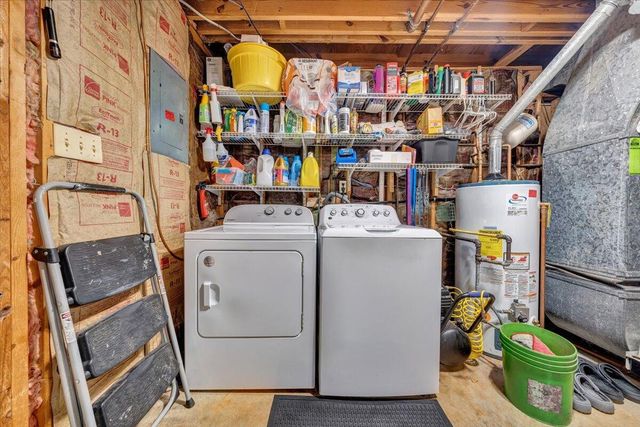 919 Halifax CIR, Vinton, VA 24179