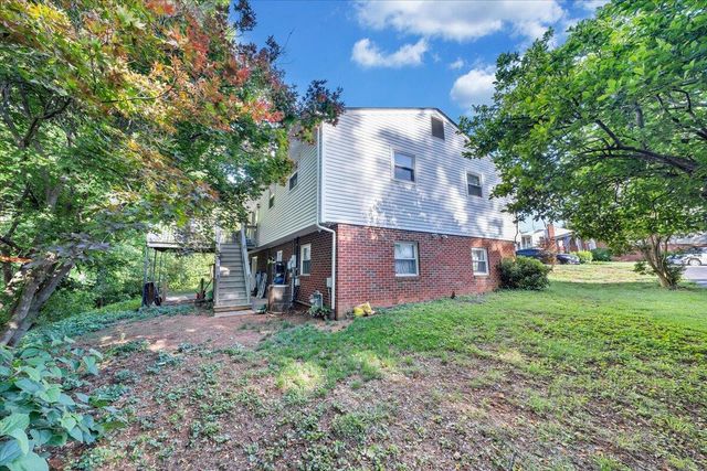 919 Halifax CIR, Vinton, VA 24179