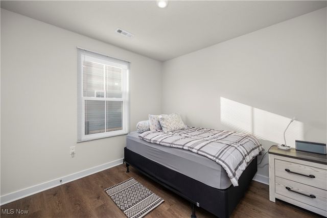 133 W Spring Drive, Elyria, OH 44035