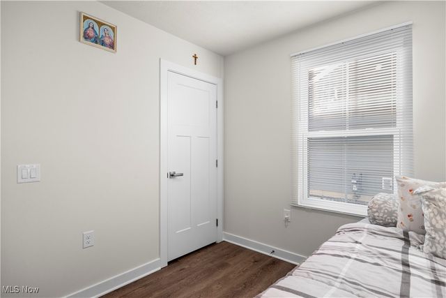 133 W Spring Drive, Elyria, OH 44035