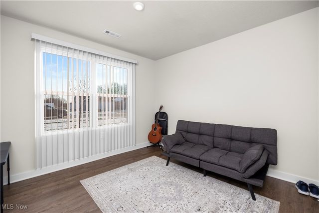 133 W Spring Drive, Elyria, OH 44035