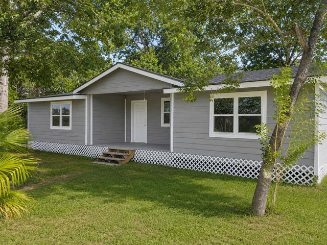 227 Live Oak Lane, Onalaska, TX 77360
