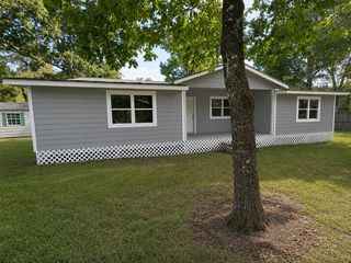 227 Live Oak Lane, Onalaska, TX 77360