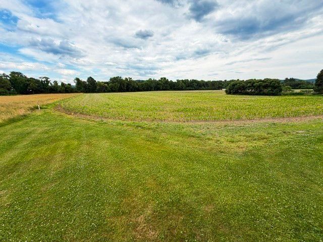 132 Cross Path Road, Northampton, MA 01060