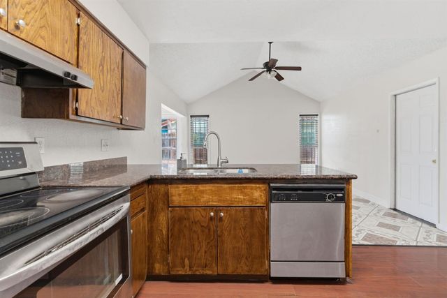 8152 Le Mans Ave, Stockton, CA 95210