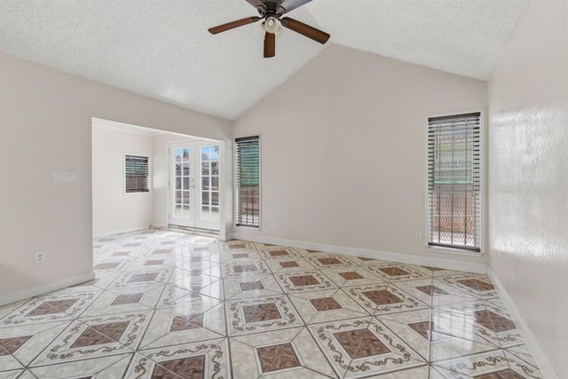 8152 Le Mans Ave, Stockton, CA 95210