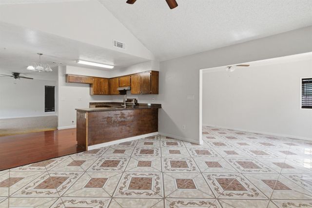 8152 Le Mans Ave, Stockton, CA 95210