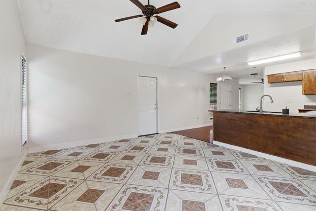 8152 Le Mans Ave, Stockton, CA 95210