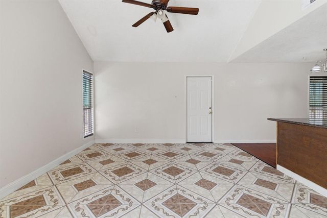 8152 Le Mans Ave, Stockton, CA 95210