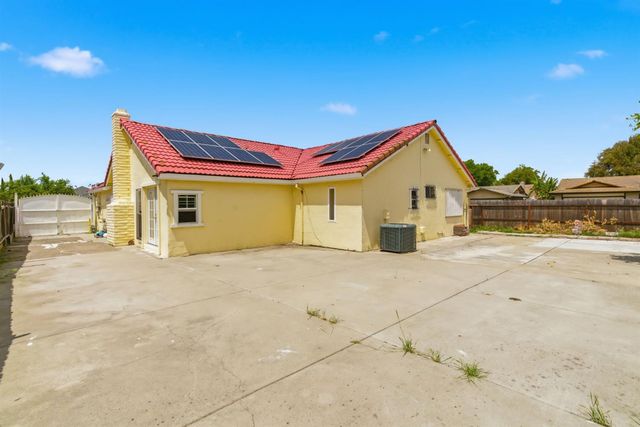 8152 Le Mans Ave, Stockton, CA 95210