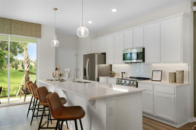 725 MAPLE OAK DRIVE, Deland, FL 32720