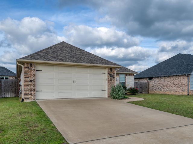 1803 Jessica, Whitehouse, TX 75791