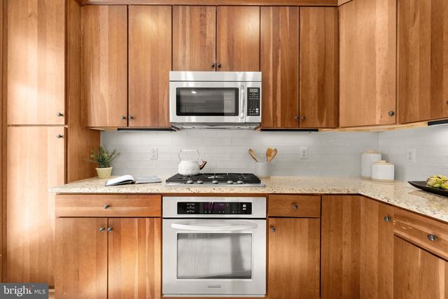 907 3RD PL SE, Washington, DC 20003