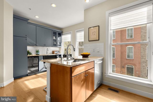 907 3RD PL SE, Washington, DC 20003