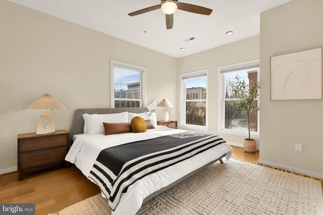 907 3RD PL SE, Washington, DC 20003