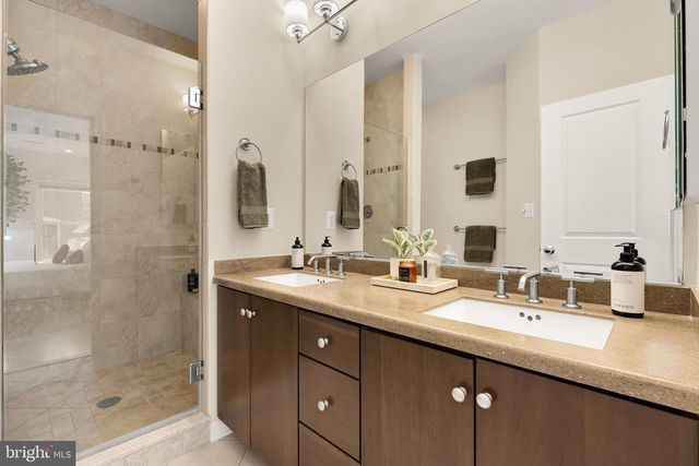 907 3RD PL SE, Washington, DC 20003