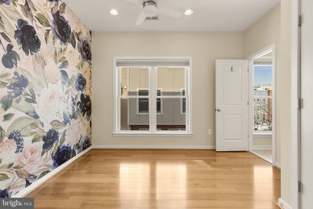 907 3RD PL SE, Washington, DC 20003