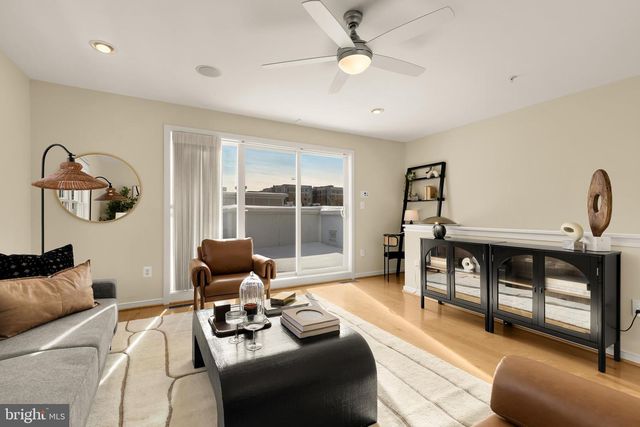 907 3RD PL SE, Washington, DC 20003