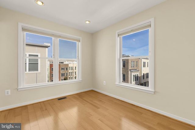 907 3RD PL SE, Washington, DC 20003