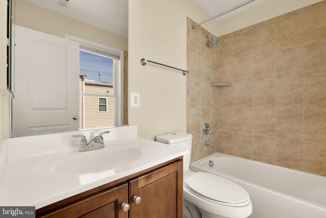 907 3RD PL SE, Washington, DC 20003