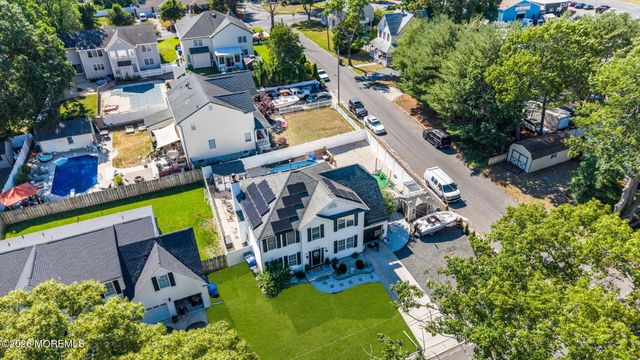 209 Gilford Avenue, Island Heights, NJ 08732
