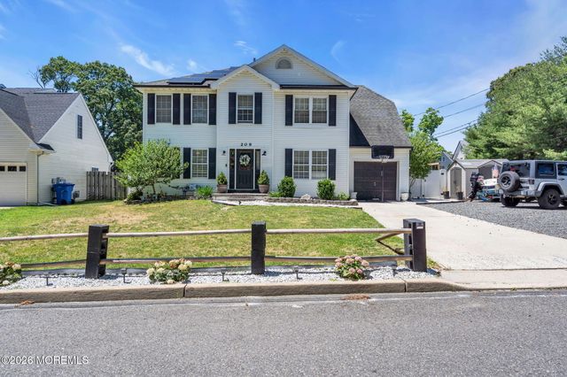 209 Gilford Avenue, Island Heights, NJ 08732
