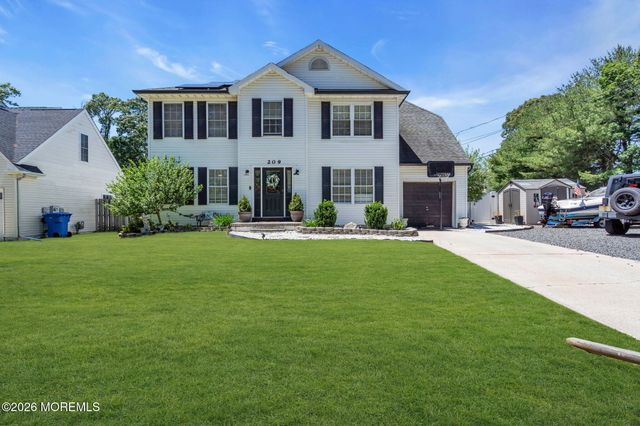 209 Gilford Avenue, Island Heights, NJ 08732