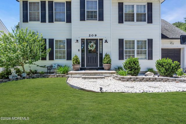 209 Gilford Avenue, Island Heights, NJ 08732